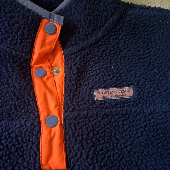 Vineyard Vines Pull Over / Sweatshirt - Picture 3 of 5